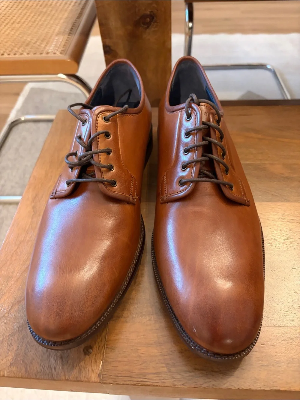 Classic Men's Leather Derby Shoes in Tan
